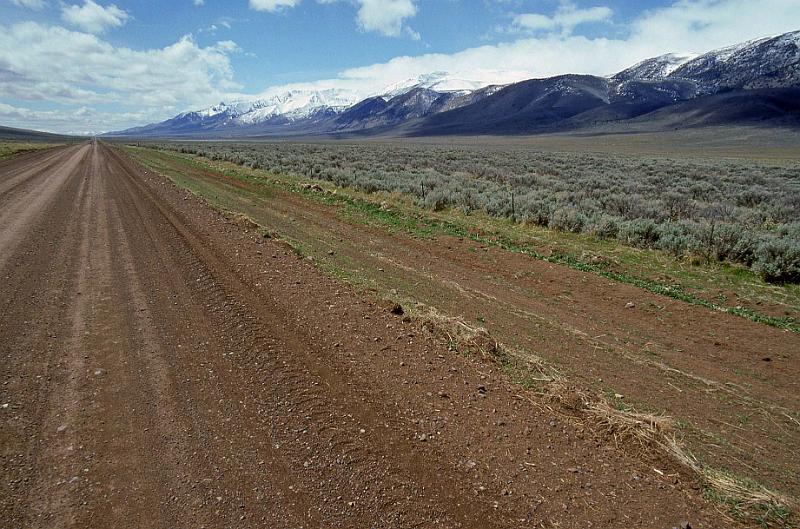 1996-04 Utah Trip 04 E OR Alvord Desert.jpg